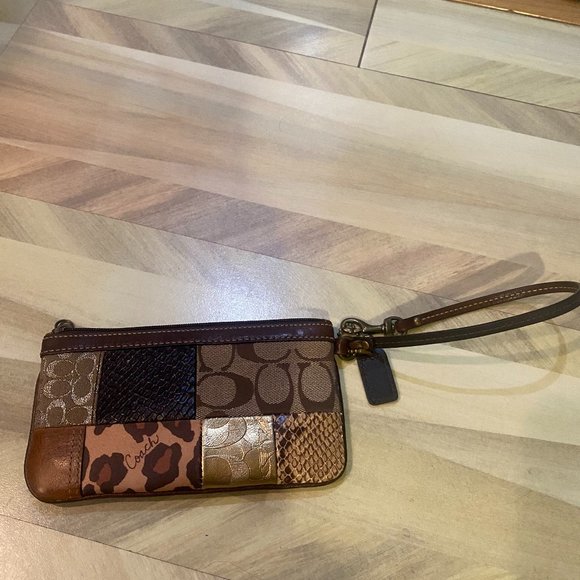Coach Wristlet - Picture 1 of 4
